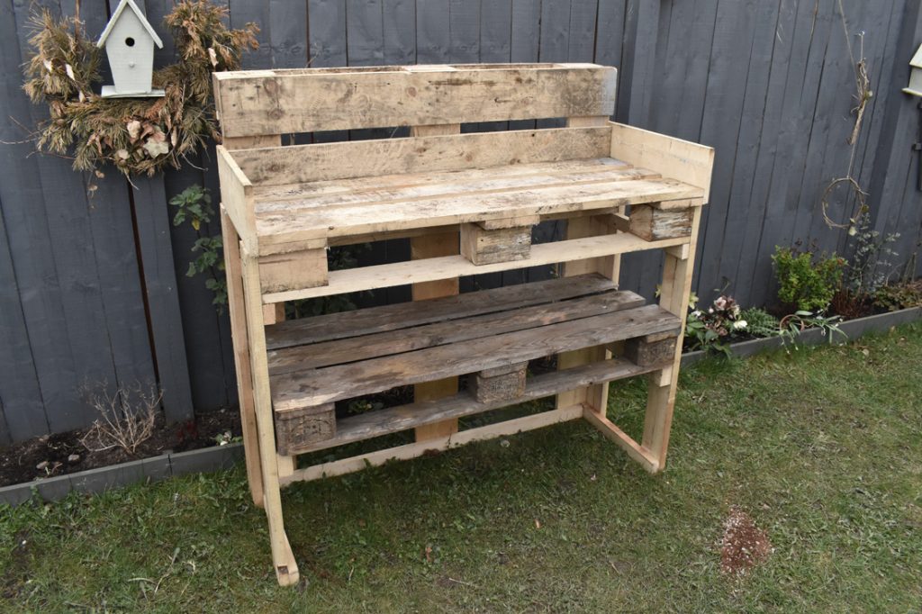Upcycled Pallet DIY Potting Table • Hollie Berries